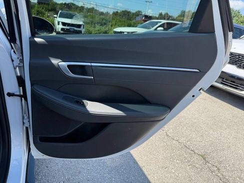 Used 2021 Hyundai Sonata Limited FWD image 12