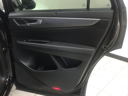 Used 2024 Volkswagen Atlas Cross Sport SE w/ Panoramic Sunroof Package FWD image 14