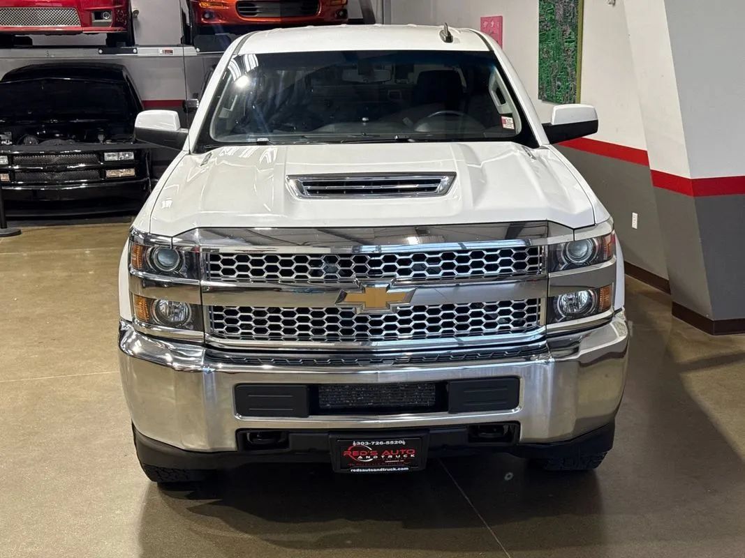Used 2019 Chevrolet Silverado 2500 LT AWD/4WD image 5