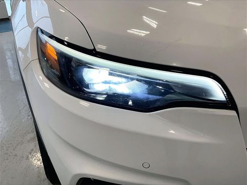 Used 2023 Jeep Cherokee Altitude Lux image 30