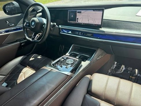 Certified 2024 BMW i7 xDrive60 AWD/4WD image 30