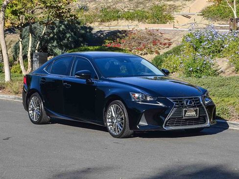 Used 2017 Lexus IS 200t image 8