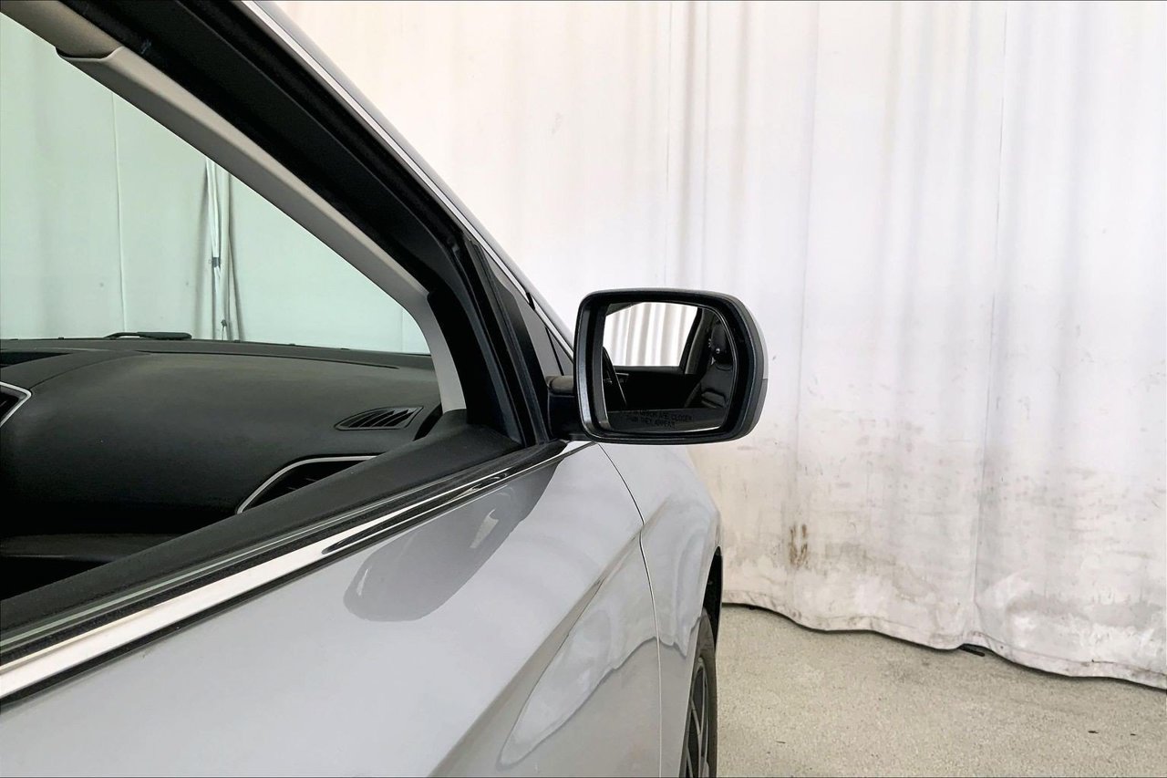 Used 2023 Ford Edge SEL w/ Convenience Package AWD/4WD image 11