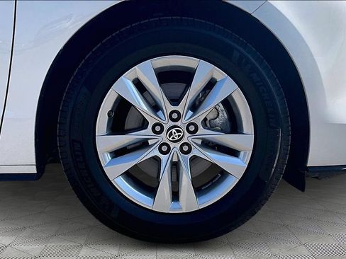 Used 2021 Toyota Sienna Limited FWD image 9