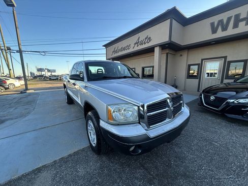 Used 2006 Dodge Dakota SLT image 1