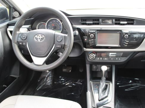 Used 2016 Toyota Corolla LE image 9