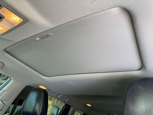 Used 2019 Toyota Highlander XLE AWD/4WD image 15