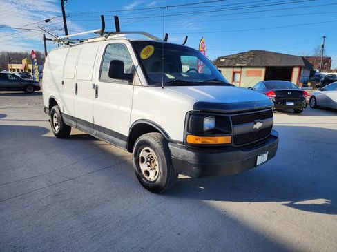 Used 2008 Chevrolet Express 2500 image 3
