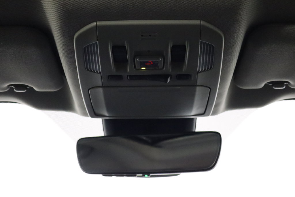 Used 2021 Toyota Highlander XLE FWD image 25