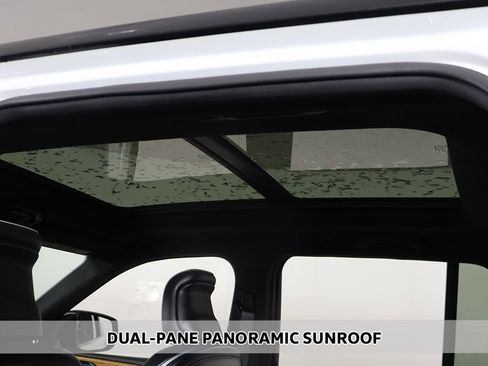 Used 2023 Jeep Grand Cherokee Summit AWD/4WD image 4