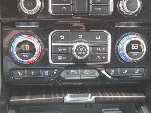Used 2024 GMC Yukon Denali AWD/4WD image 35