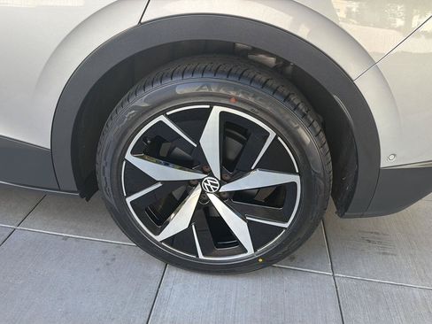 Used 2023 Volkswagen ID.4 Pro S RWD image 12