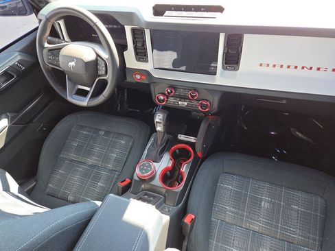 Used 2025 Ford Bronco Heritage Edition AWD/4WD image 19