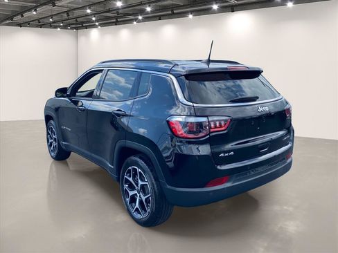 Used 2025 Jeep Compass Limited AWD/4WD image 5