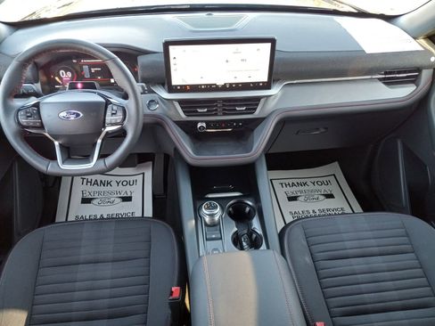 Used 2025 Ford Explorer ST-Line image 18