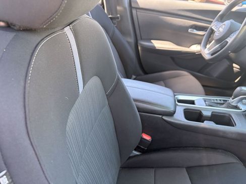 Used 2024 Nissan Sentra SV FWD image 9