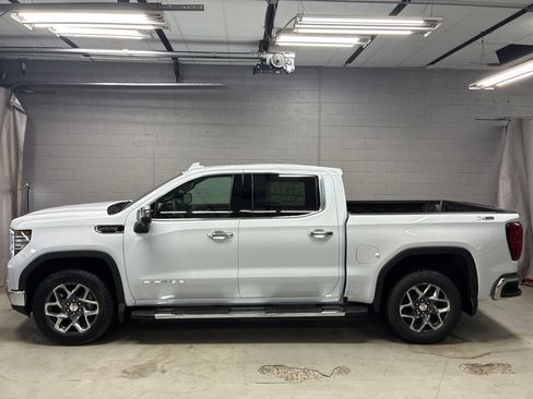 New 2026 GMC Sierra 1500 SLT w/ SLT Premium Plus Package AWD/4WD image 32