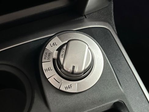 Used 2016 Toyota 4Runner Limited AWD/4WD image 30