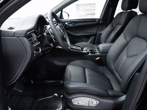 Certified 2026 Porsche Macan Turbo AWD/4WD image 22