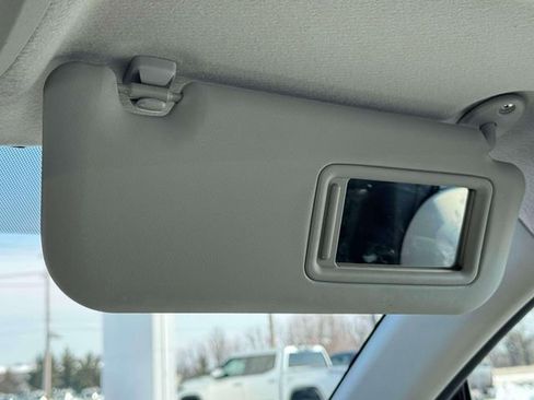 Used 2022 Toyota Corolla Cross L image 28