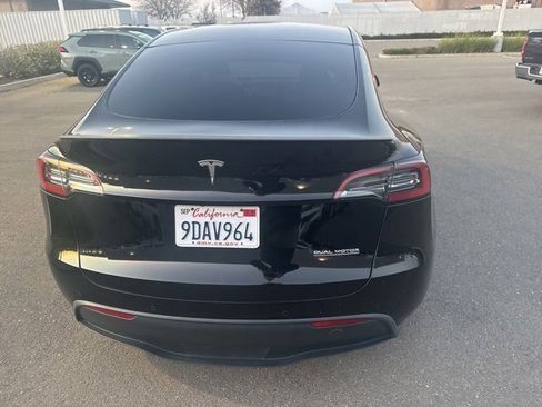 Used 2022 Tesla Model Y Performance image 8