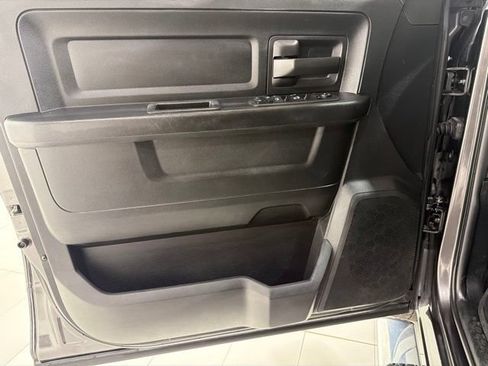 Used 2018 RAM 1500 Express AWD/4WD image 10