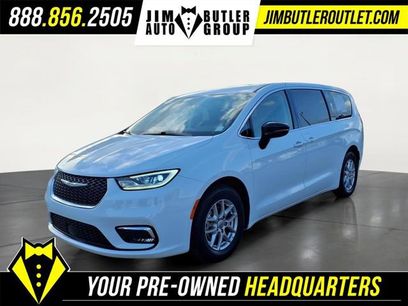 Used 2024 Chrysler Pacifica Touring-L