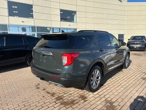 Used 2023 Ford Explorer XLT w/ Equipment Group 202A image 5