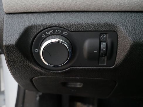 Used 2015 Chevrolet Cruze LT image 28