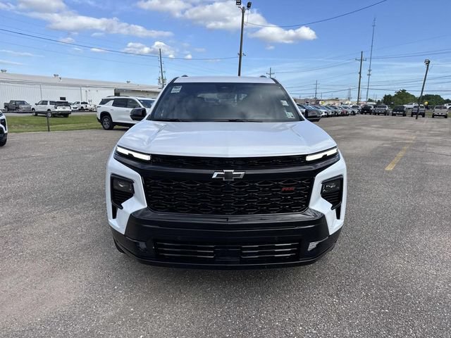 New 2026 Chevrolet Traverse RS w/ LPO, Floor Liner Package FWD image 4