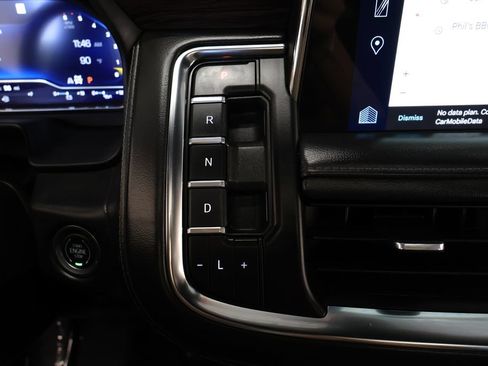 Used 2022 Chevrolet Tahoe Z71 w/ Luxury Package AWD/4WD image 38