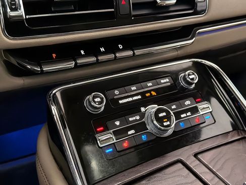 Certified 2022 Lincoln Navigator L Reserve image 32