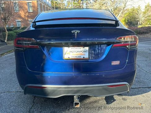 Used 2022 Tesla Model X Plaid image 6