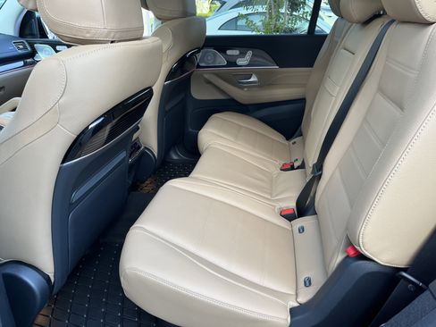 Used 2026 Mercedes-Benz GLS 450 4MATIC image 16