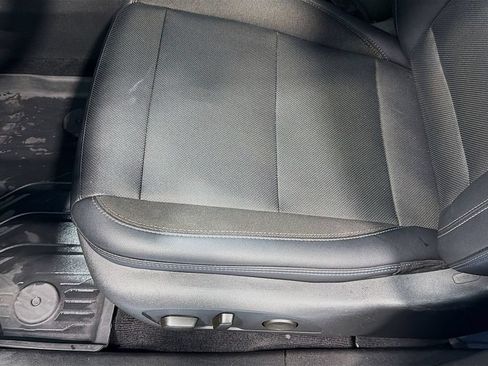 Used 2024 Chevrolet Equinox EV LT FWD image 20
