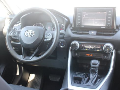 Used 2020 Toyota RAV4 XLE w/ Carpet Mat Package FWD image 22