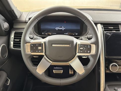 New 2026 Land Rover Discovery Limited Edition image 11