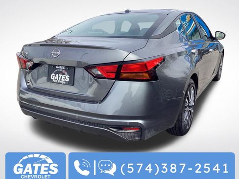 Used 2025 Nissan Altima 2.5 SV image 9