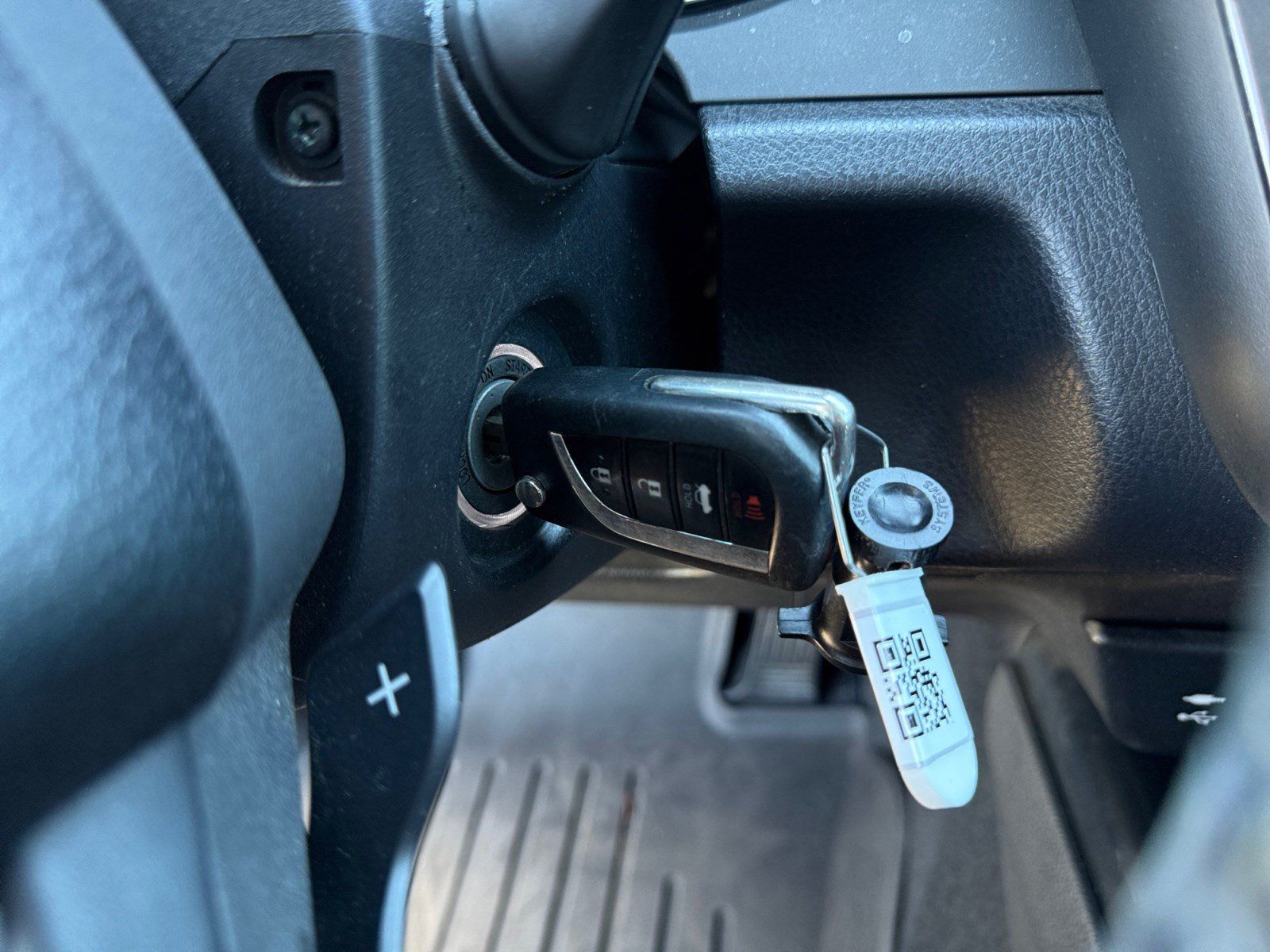 Used 2019 Toyota Camry SE FWD image 28
