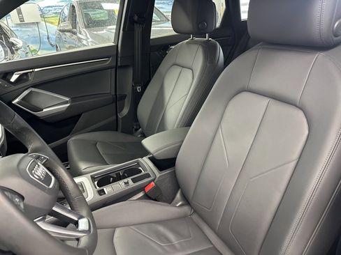 Used 2025 Audi Q3 2.0T Premium w/ Convenience Package image 5