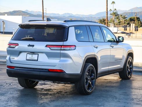 New 2025 Jeep Grand Cherokee L Altitude image 9