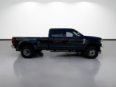 Used 2022 Ford F350 XLT AWD/4WD image 2