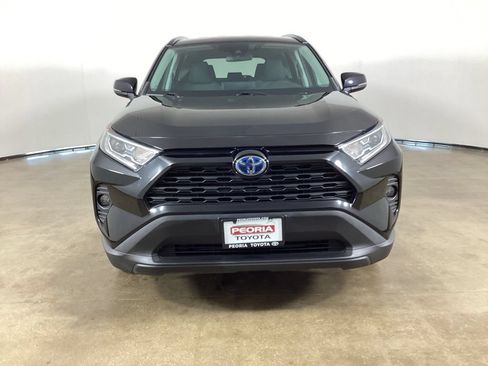 Used 2021 Toyota RAV4 XLE w/ XLE Grade Weather Package AWD/4WD image 3