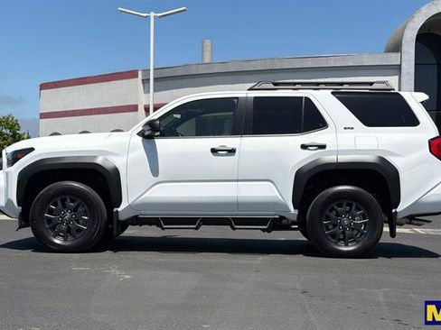 Used 2025 Toyota 4Runner SR5 AWD/4WD image 7