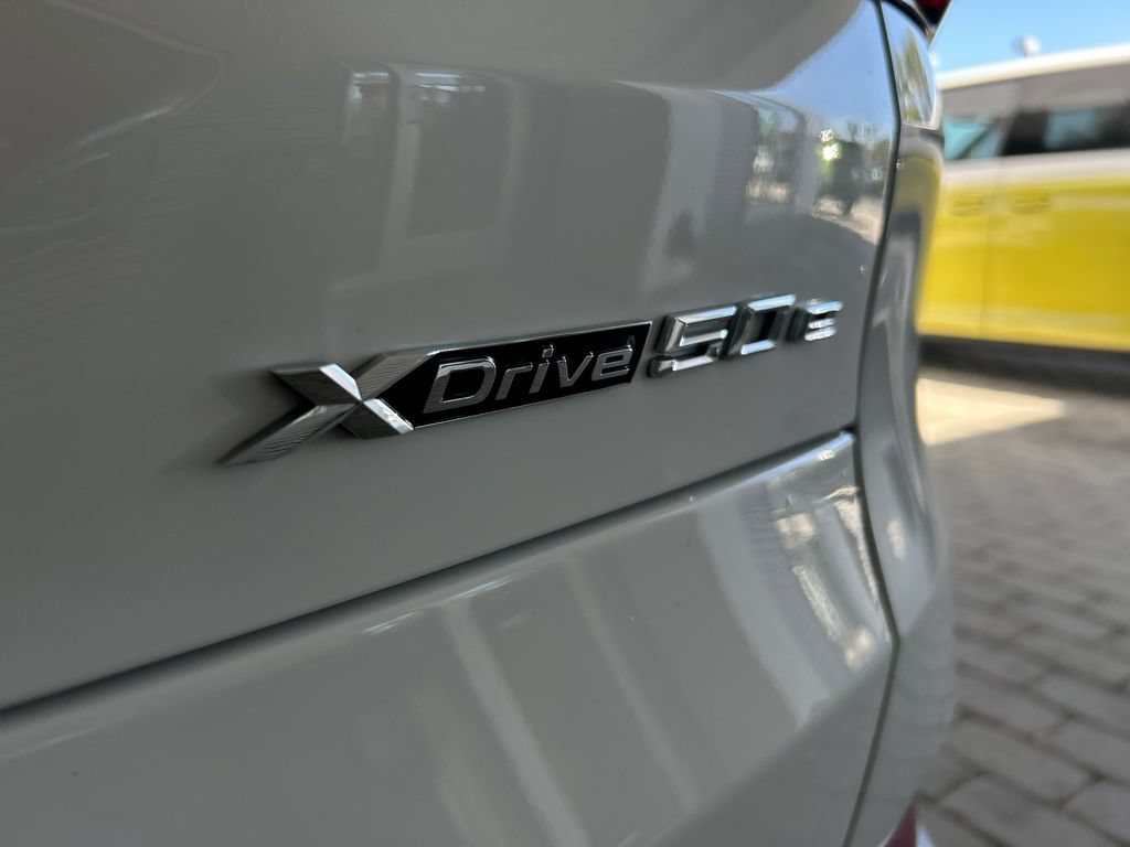 Used 2025 BMW X5 xDrive50e AWD/4WD image 56