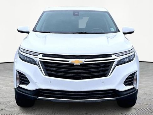 Used 2022 Chevrolet Equinox LT w/ Driver Convenience Package image 2