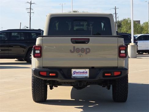 Used 2020 Jeep Gladiator Mojave image 7
