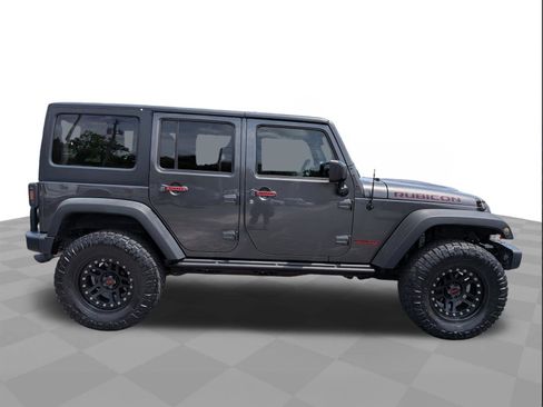 Used 2017 Jeep Wrangler Unlimited Rubicon image 3