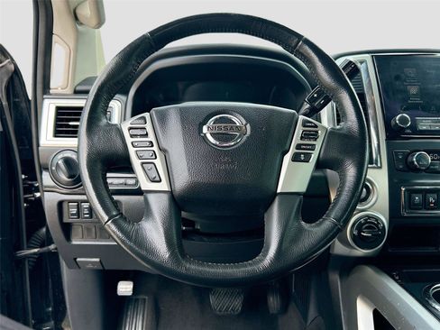Used 2021 Nissan Titan SV w/ SV Convenience Package AWD/4WD image 11