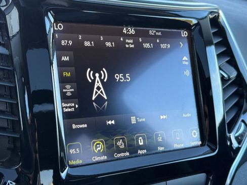 Used 2020 Jeep Cherokee Limited AWD/4WD image 18